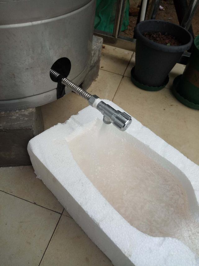 農村自建小院壓力罐供水安裝過程