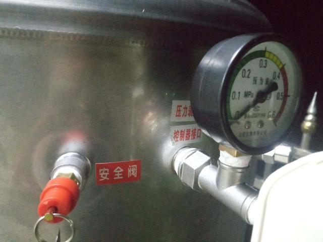 農村自建小院壓力罐供水安裝過程
